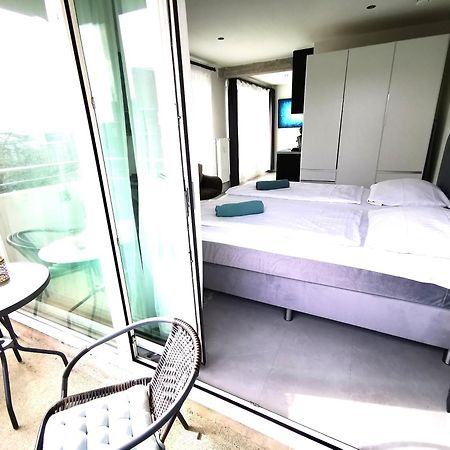 Hh 03 By Rockchair - Superhost Status - Modernes Apartment Mit Sonnigem Balkon & Premium Boxspringbetten In Winterhude - Hamburg Top Geheimtipp Bagian luar foto