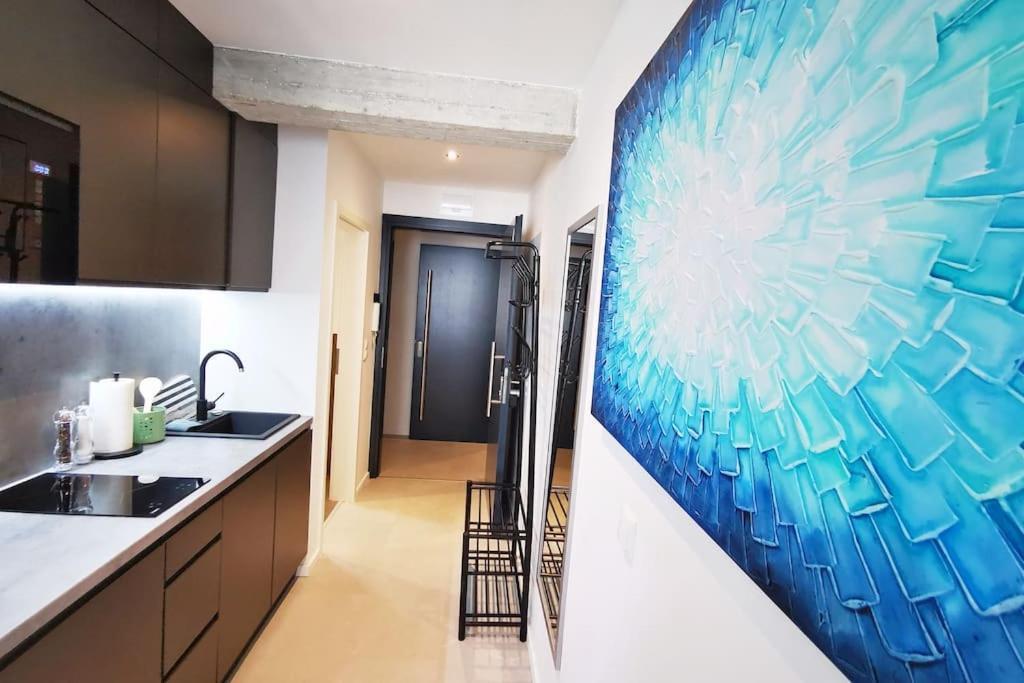 Hh 03 By Rockchair - Superhost Status - Modernes Apartment Mit Sonnigem Balkon & Premium Boxspringbetten In Winterhude - Hamburg Top Geheimtipp Bagian luar foto