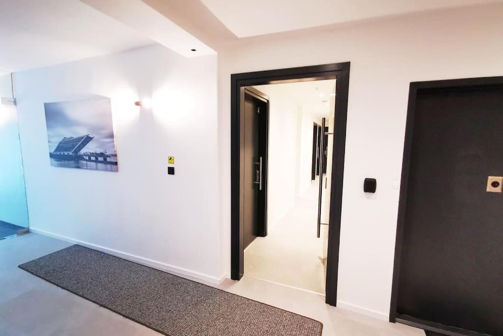 Hh 03 By Rockchair - Superhost Status - Modernes Apartment Mit Sonnigem Balkon & Premium Boxspringbetten In Winterhude - Hamburg Top Geheimtipp Bagian luar foto