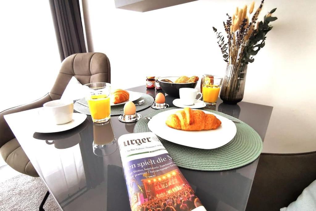 Hh 03 By Rockchair - Superhost Status - Modernes Apartment Mit Sonnigem Balkon & Premium Boxspringbetten In Winterhude - Hamburg Top Geheimtipp Bagian luar foto