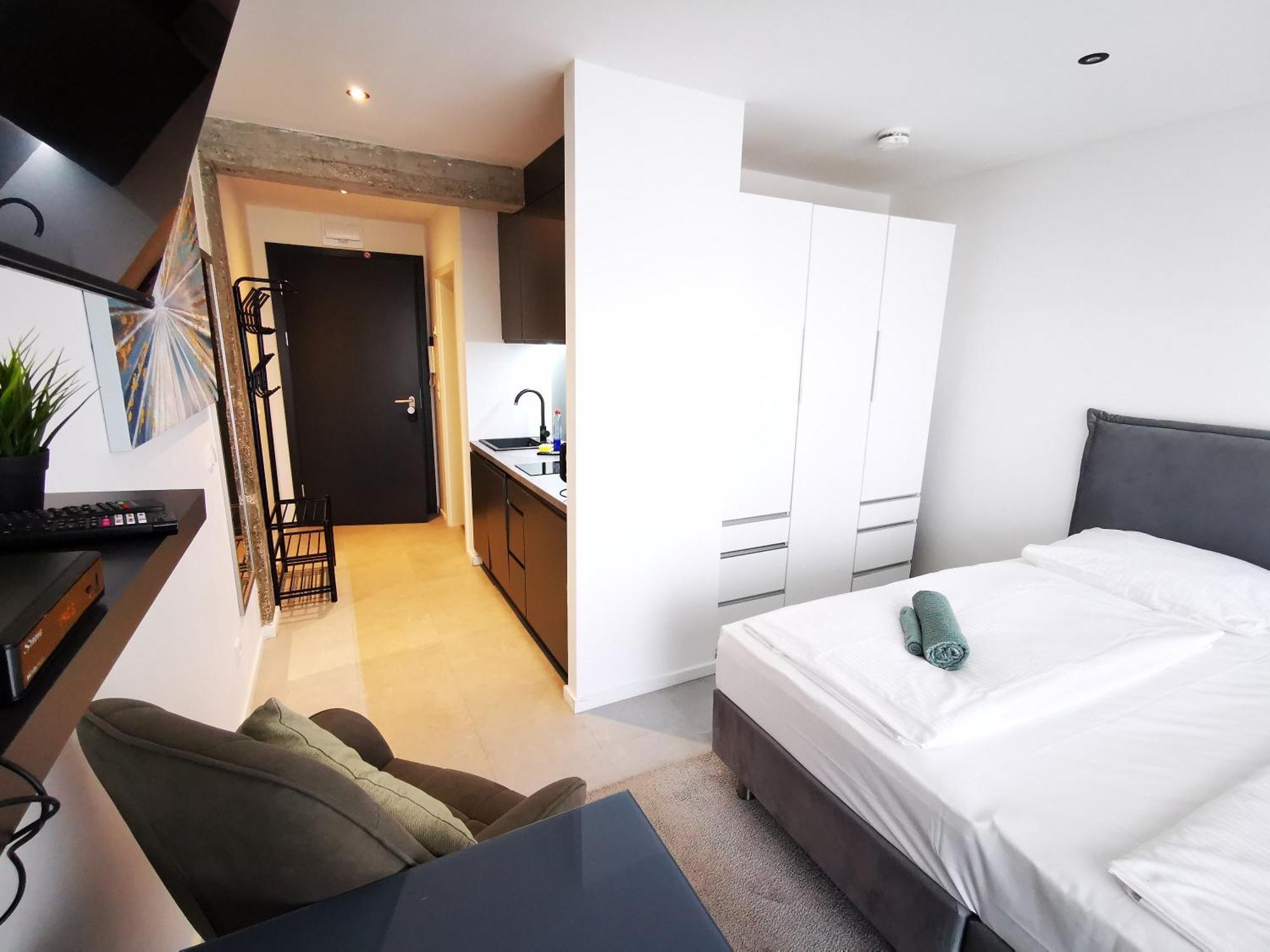 Hh 03 By Rockchair - Superhost Status - Modernes Apartment Mit Sonnigem Balkon & Premium Boxspringbetten In Winterhude - Hamburg Top Geheimtipp Bagian luar foto