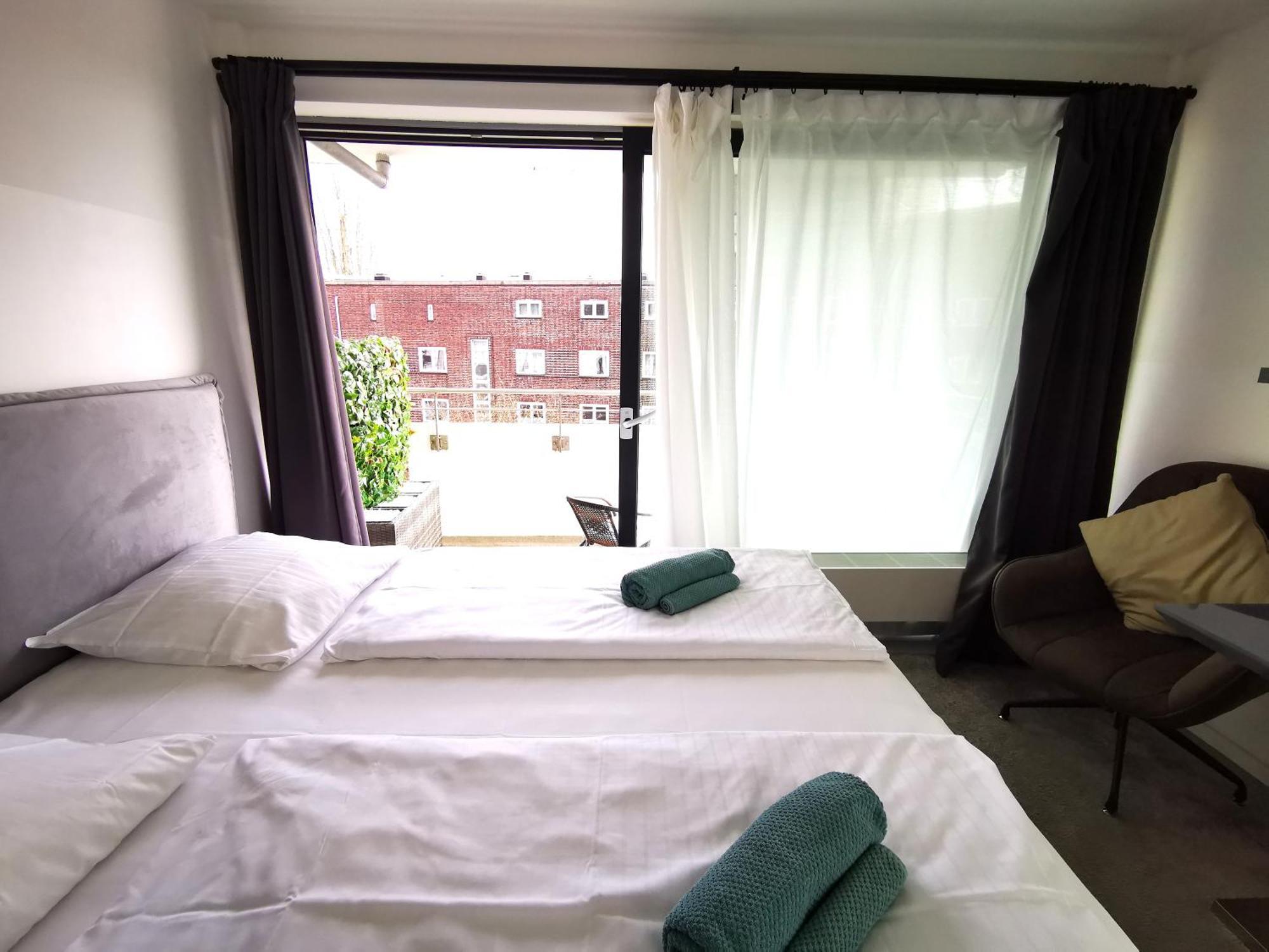 Hh 03 By Rockchair - Superhost Status - Modernes Apartment Mit Sonnigem Balkon & Premium Boxspringbetten In Winterhude - Hamburg Top Geheimtipp Bagian luar foto
